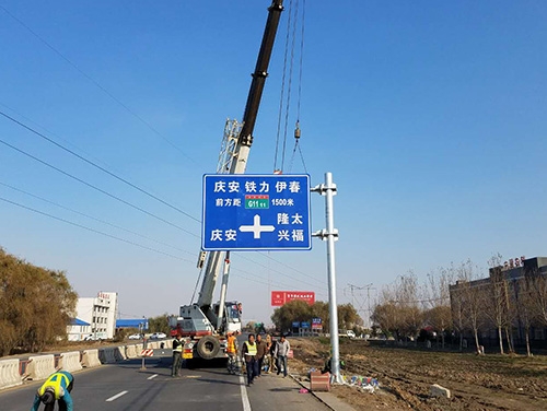 恩施恩施道路护栏网网片该如何进行正确的选购呢？